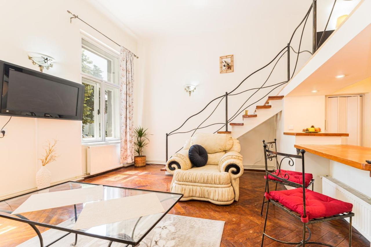 Hera Apartment - Old Town Brasov Exterior photo